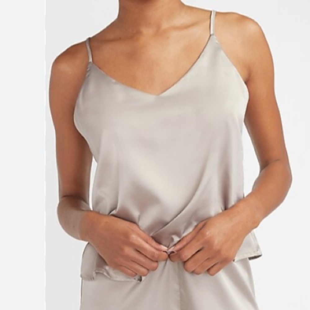 🆕 Gently loved EXPRESS satiny sleepwear cami